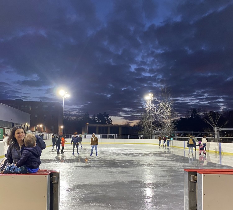 kelly-outdoor-rink-photo